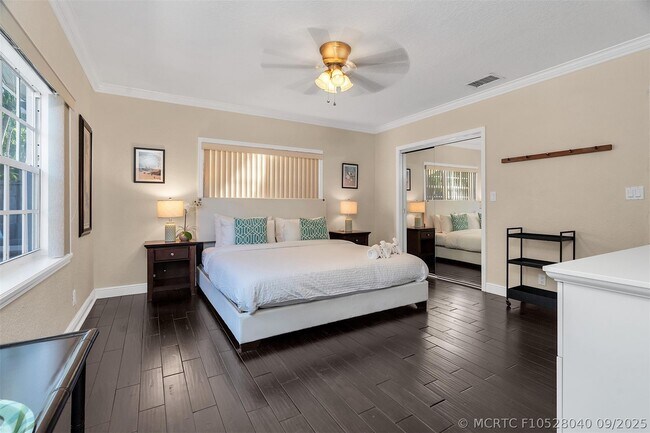 Building Photo - 3221 Seaward Dr