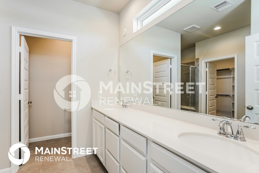 Building Photo - 9826 Rugged Oaks Dr