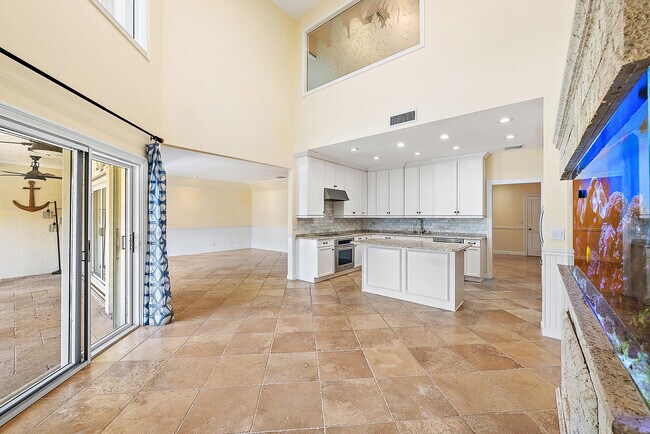 Building Photo - 14354 Cypress Island Cir