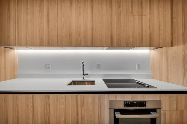 Building Photo - 225 N Miami Ave