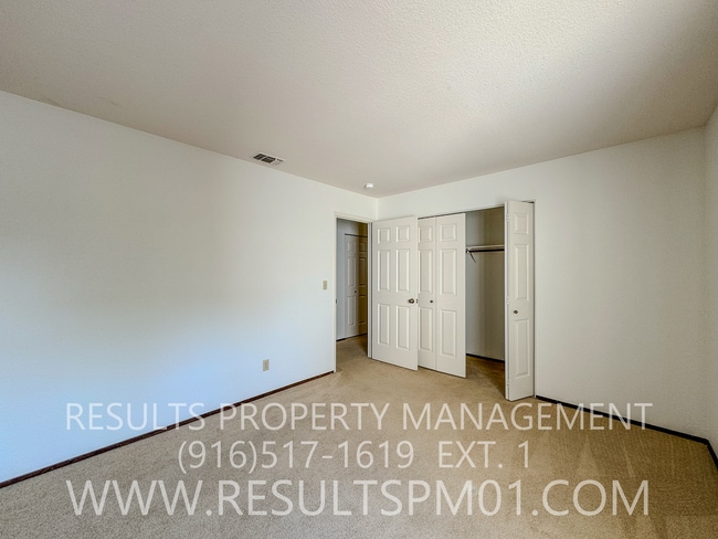 Building Photo - Fantastic Davis!  Two bedroom condo near u...