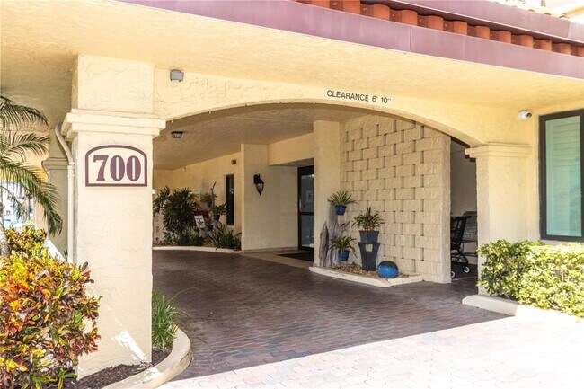 Building Photo - 700 Island Way