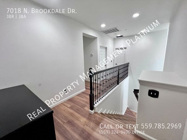 Building Photo - 7018 N Brookdale Dr