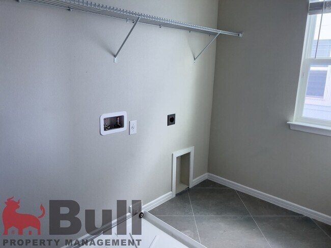Building Photo - 2978 Scout St