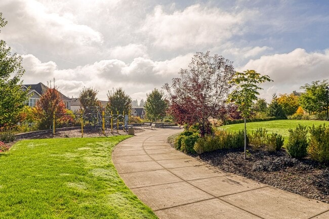 Building Photo - 3 Bedroom, 3.5 Bathroom Cooper Mountain Townhouse