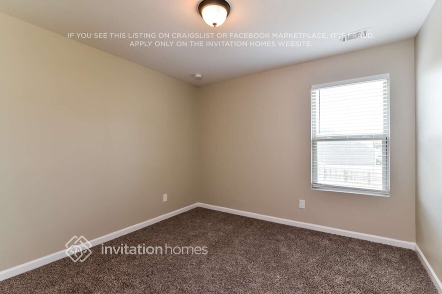 Building Photo - 3530 Mica Cir SE