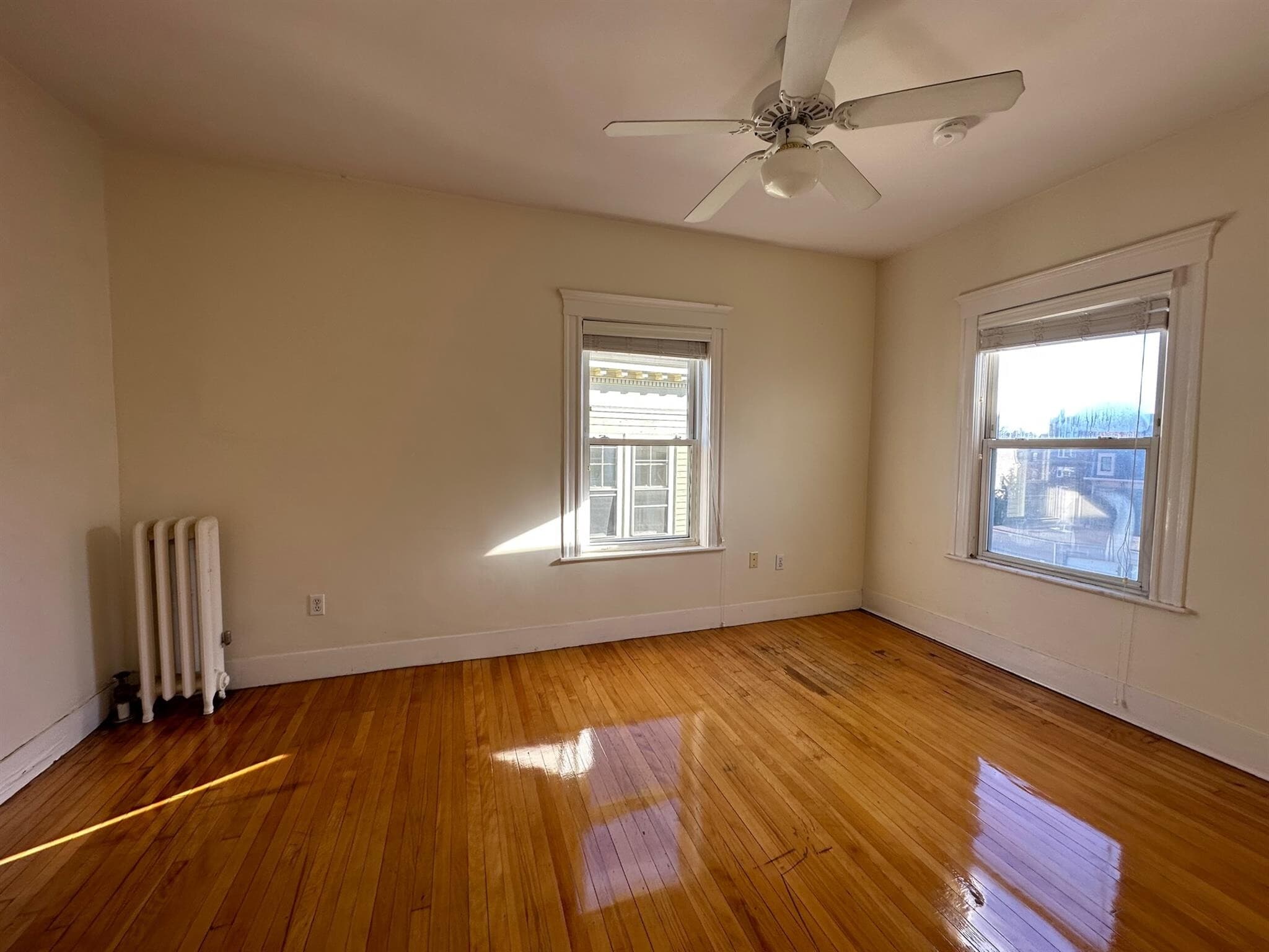 Building Photo - 2 Sacramento St