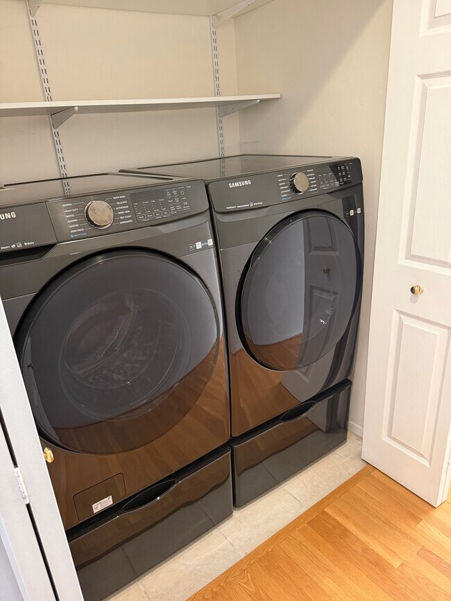 Building Photo - 7595 Saranac Ave