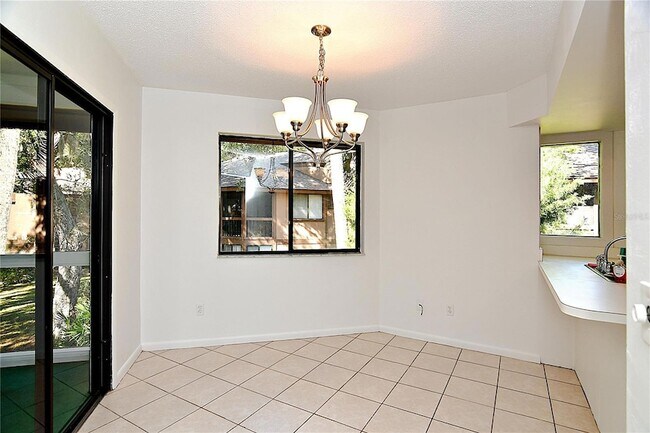 Building Photo - 36 Fairways Cir