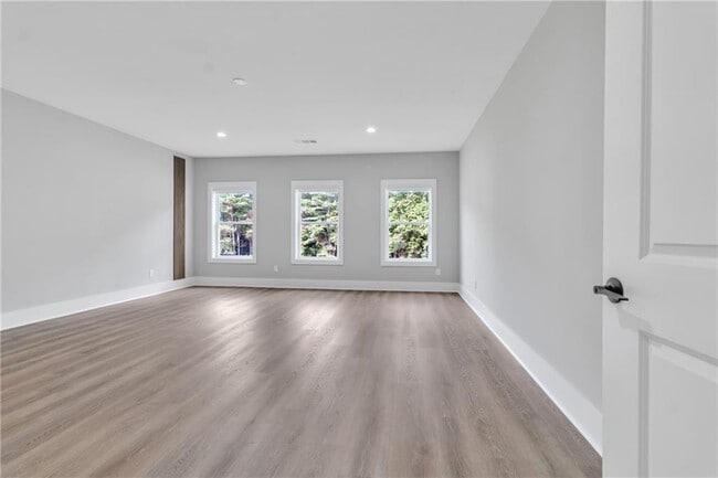 Building Photo - 3671 Hamilton Mill Rd