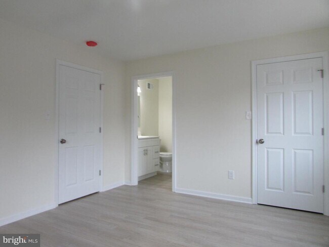 Building Photo - 515 Lindsey Ct