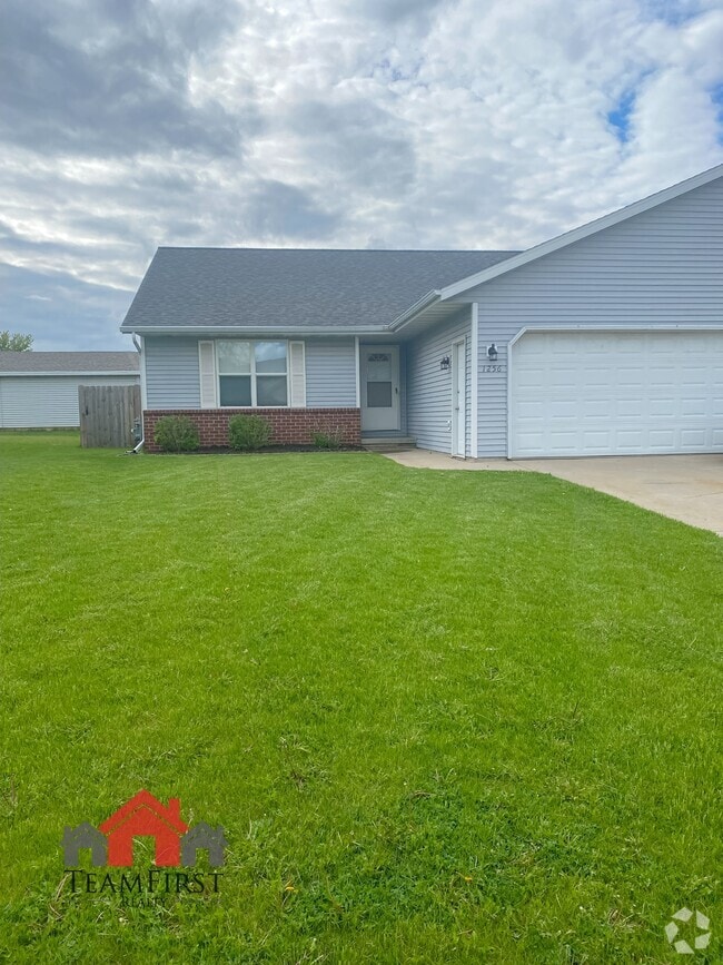 Building Photo - 1256 Crown Ct
