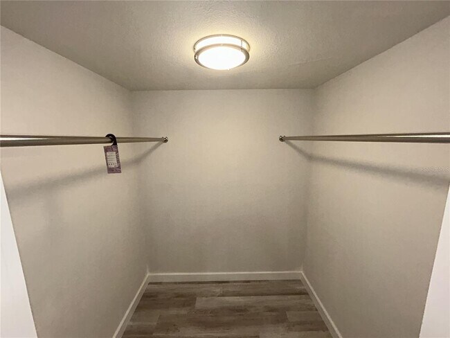 Building Photo - 7625 Sun Island Dr S