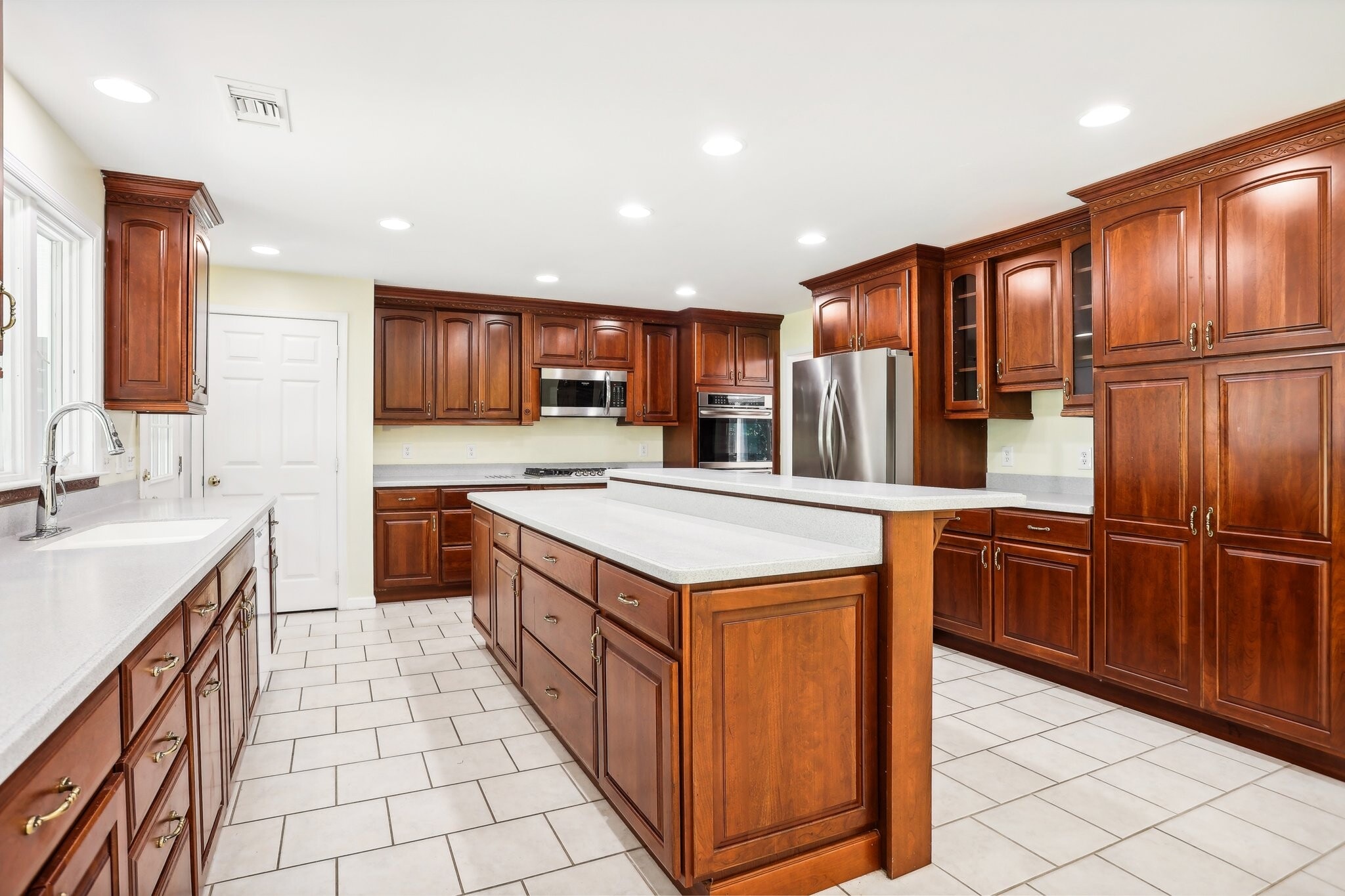 Building Photo - 1674 High Point Ln