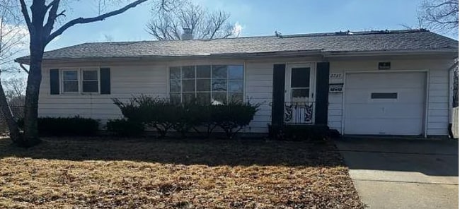 Building Photo - 2737 Broadmoor Dr