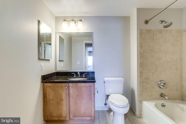 Building Photo - 1 bedroom 1 Bath - Highrise Luxury Living ...