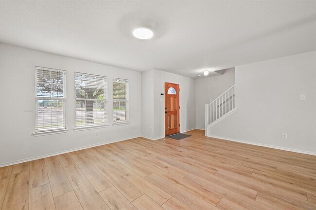 Building Photo - 11140 Currin Ln