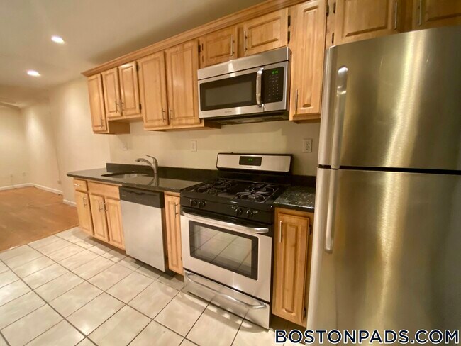 Building Photo - 588 Columbus Ave