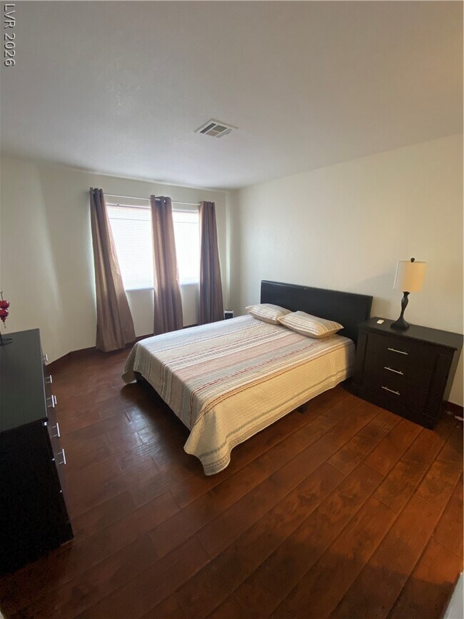 Building Photo - 5028 S Rainbow Blvd