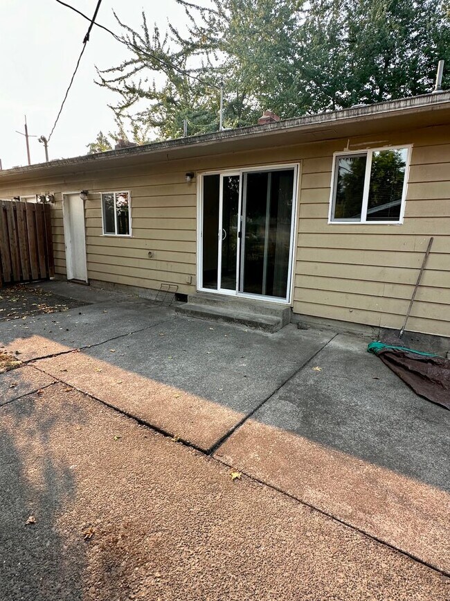 Building Photo - gbgh