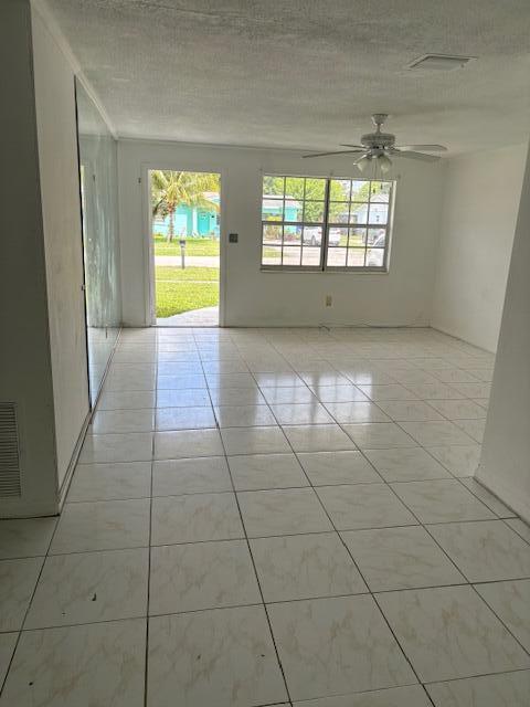 Building Photo - 5882 Bimini Cir E