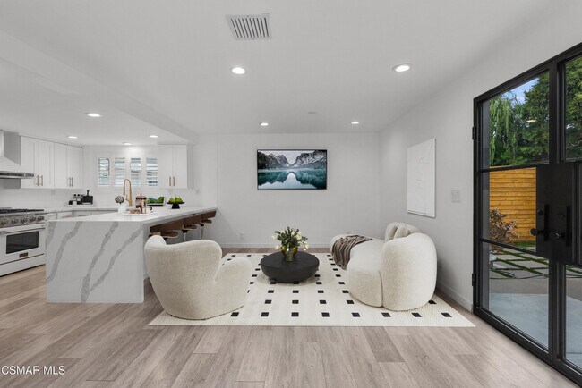 Building Photo - 264 Beech Rd