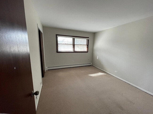 Building Photo - 828 N Sleight St