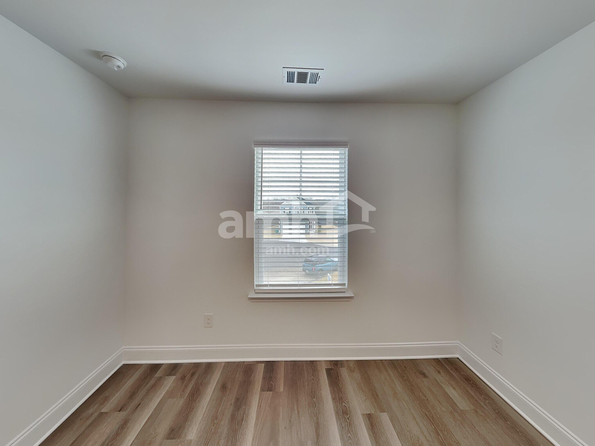 Building Photo - 301 Sharpe Ct