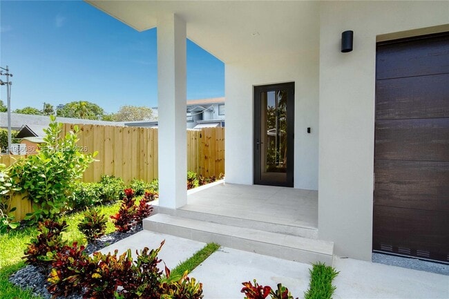 Building Photo - 2710 SW 34th Ave