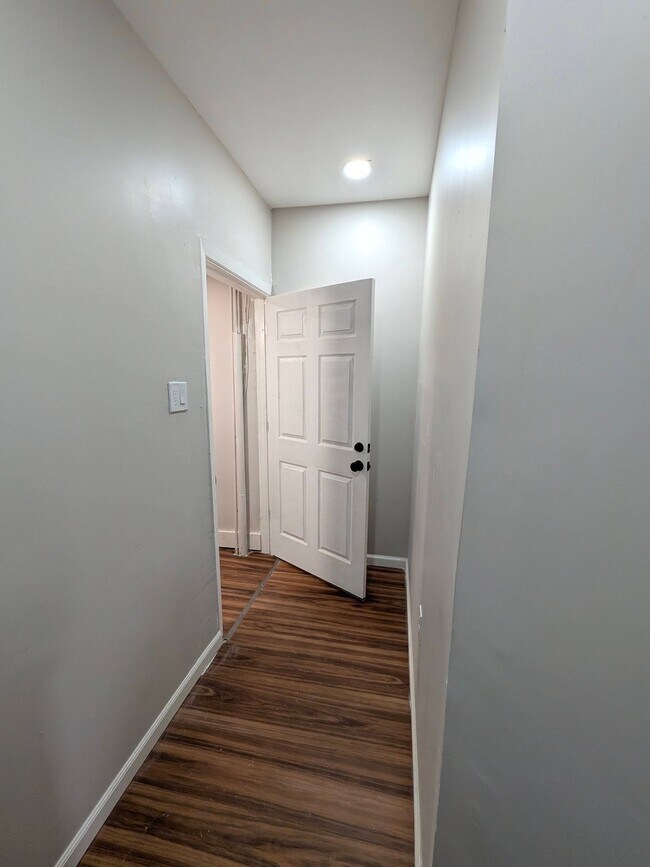 Building Photo - 295 Avenue B