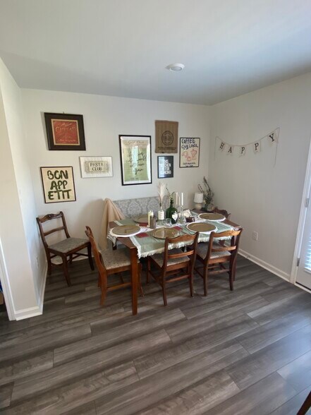 Building Photo - 621 Blossom Run