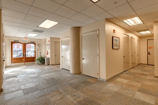 Building Photo - 104 Moody Ave