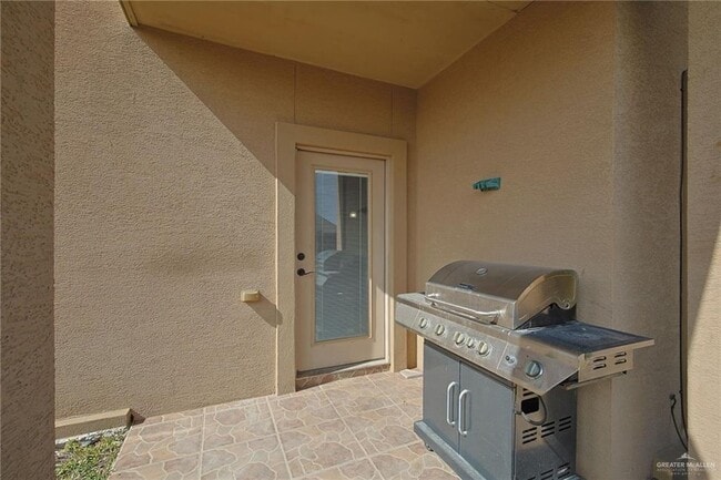 Building Photo - 30 S 48th Ln