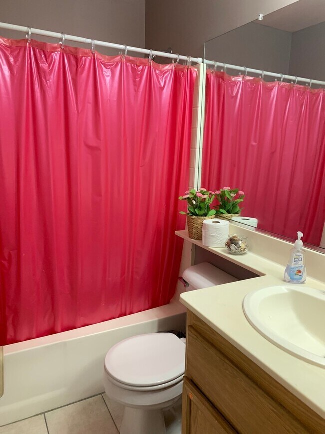 Building Photo - RENT READY!!! 3 BED 2 BATH IN NORTH LAS VEGAS!