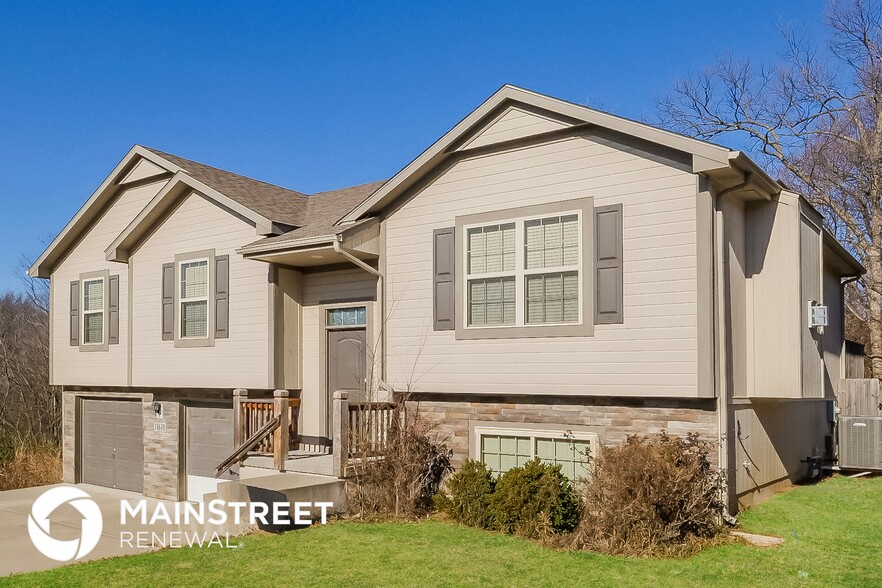 Building Photo - 18610 E 19th Ter Ct S