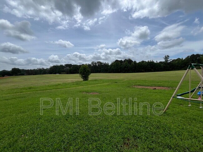 Building Photo - 166 Clonts Rd