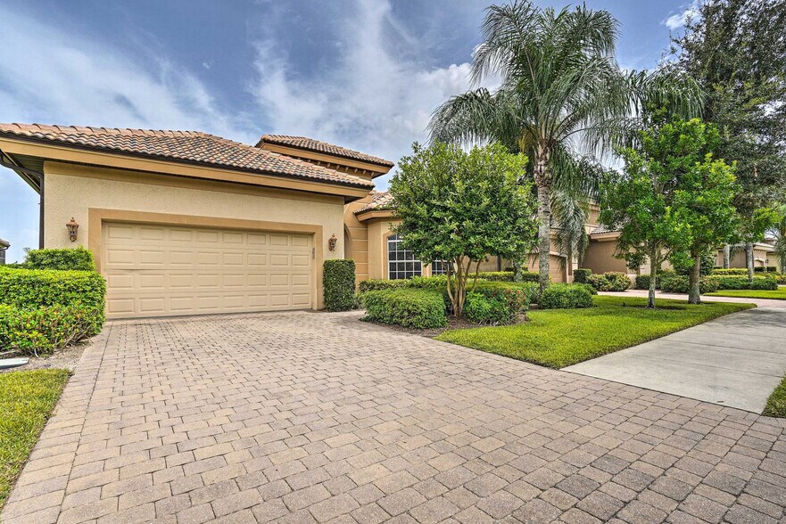 Building Photo - 6092 Dogleg Dr