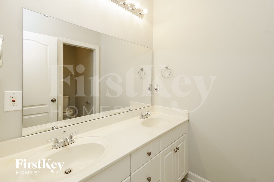 Building Photo - 6987 Brandi Wood Cir