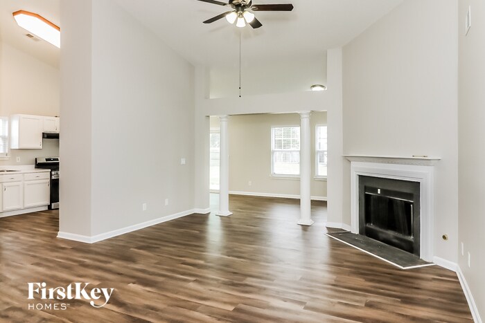Building Photo - 127 Grandview Cir