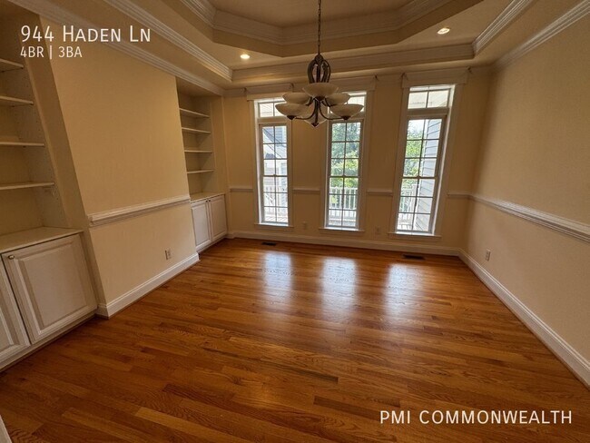 Building Photo - 944 Haden Ln
