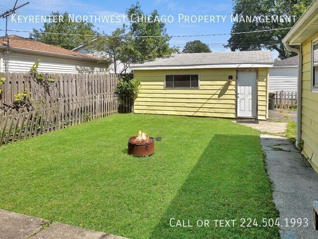 Building Photo - 912 W Oakwood Dr