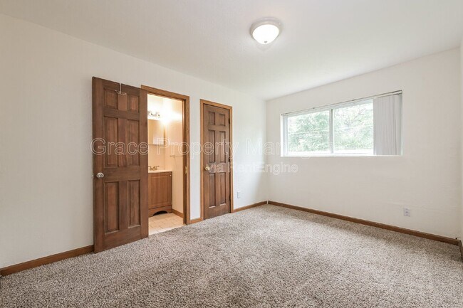 Building Photo - 9301 Ellen Ct