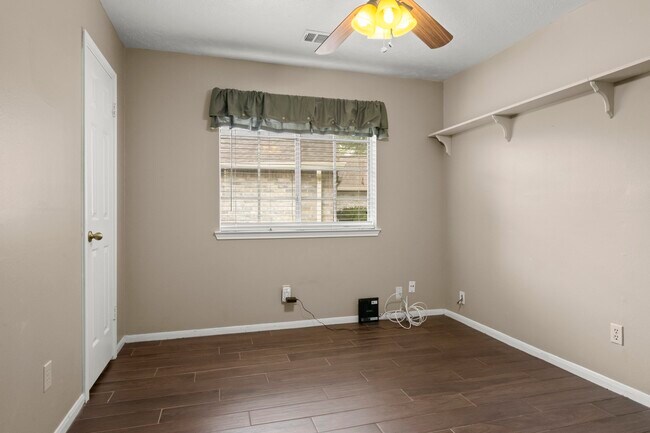 Building Photo - 11307 Travelers Way Cir
