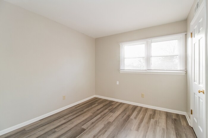 Building Photo - 2480 Sylmar Ct