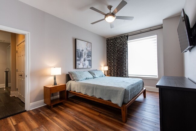 Building Photo - Furnished 3 bedroom/2bath Condo including Utilities!