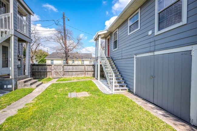 Building Photo - 4204 Lovejoy St