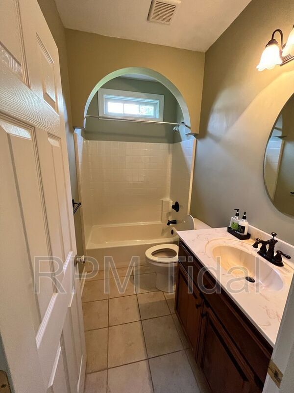 Building Photo - 4905 Burnley Dr
