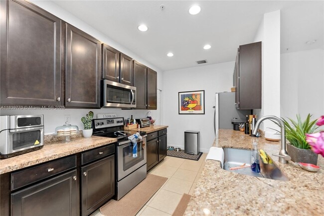 Building Photo - 1030 SW 147th Ave