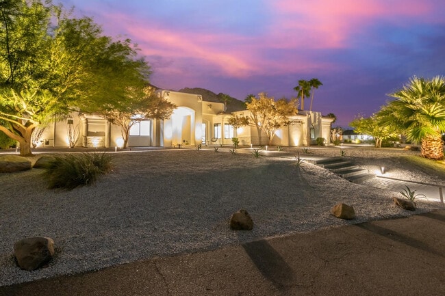 Building Photo - 5316 E Royal View Dr S