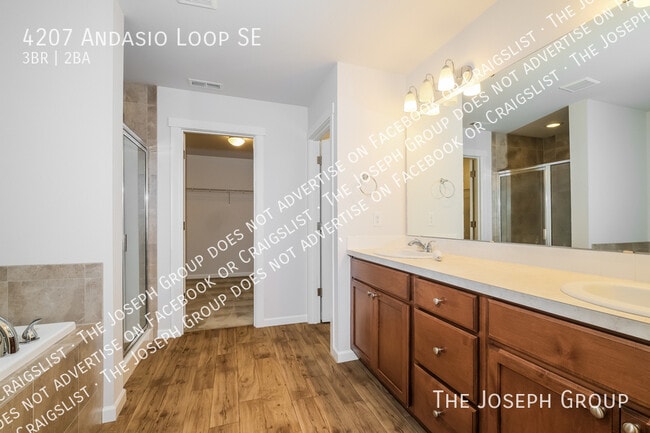 Building Photo - 4207 Andasio Loop SE
